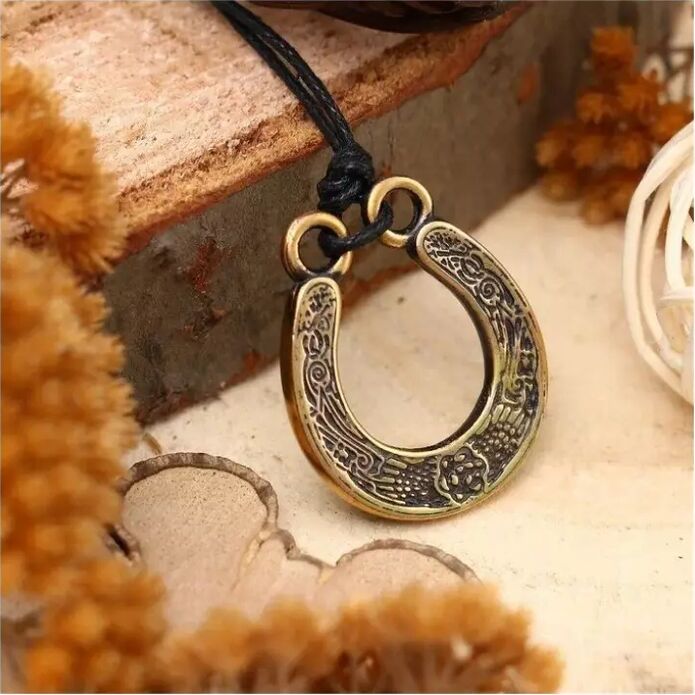 Esoteerilised valemid ja sümbolid aitavad tugevdada hobuseraua amuletti